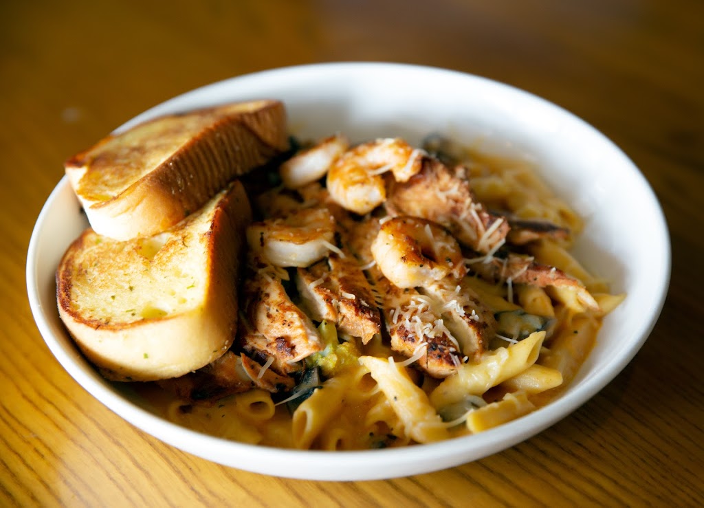 Bombshells | restaurant | 6888 Southwest Fwy, Houston, TX 77036, USA | 7138145845 OR +1 713-814-5845