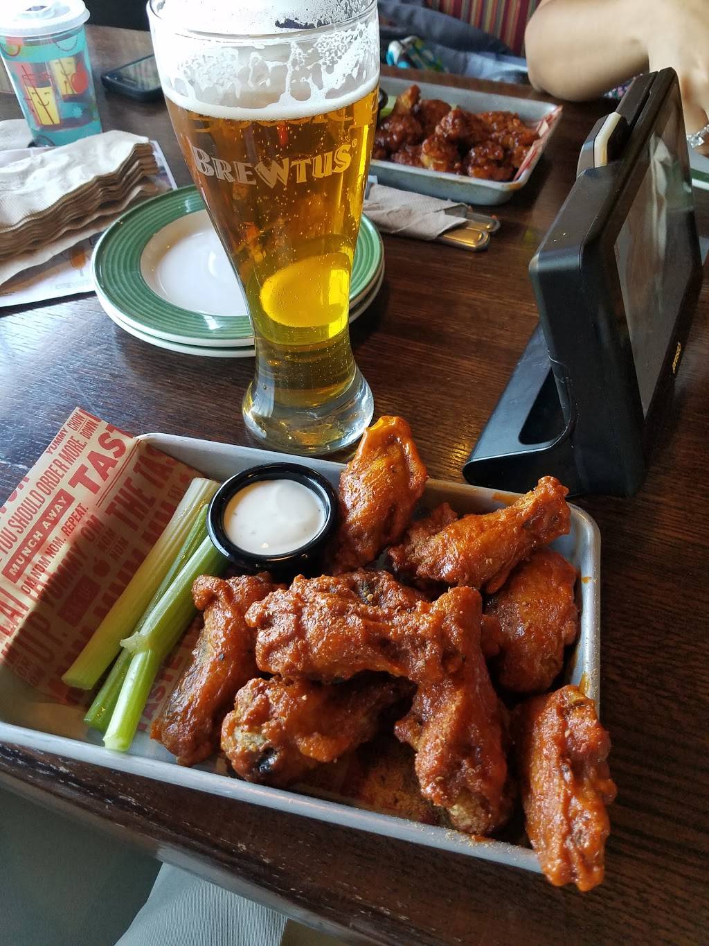 Applebees Grill + Bar | restaurant | 2515 W Florida Ave, Hemet, CA 92545, USA | 9517912506 OR +1 951-791-2506