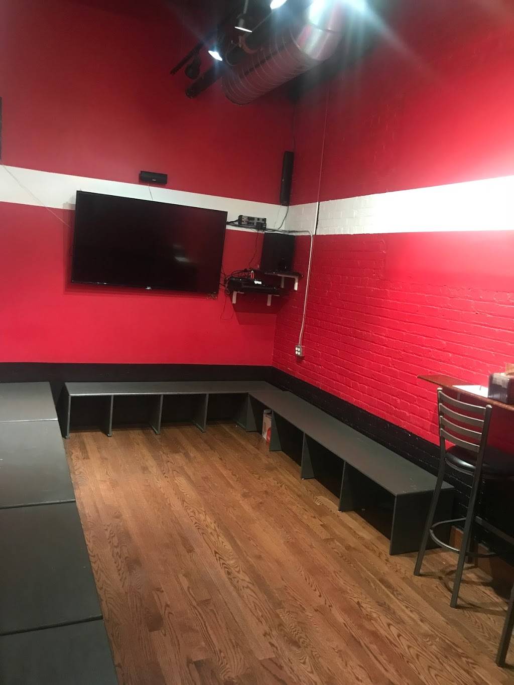 CFA Clubhouse | restaurant | 6122 N Clark St, Chicago, IL 60660, USA | 7739065920 OR +1 773-906-5920