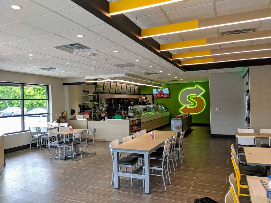Subway Restaurants | restaurant | 1120 W State of Franklin Rd Suite 10, Johnson City, TN 37604, USA | 4239260133 OR +1 423-926-0133