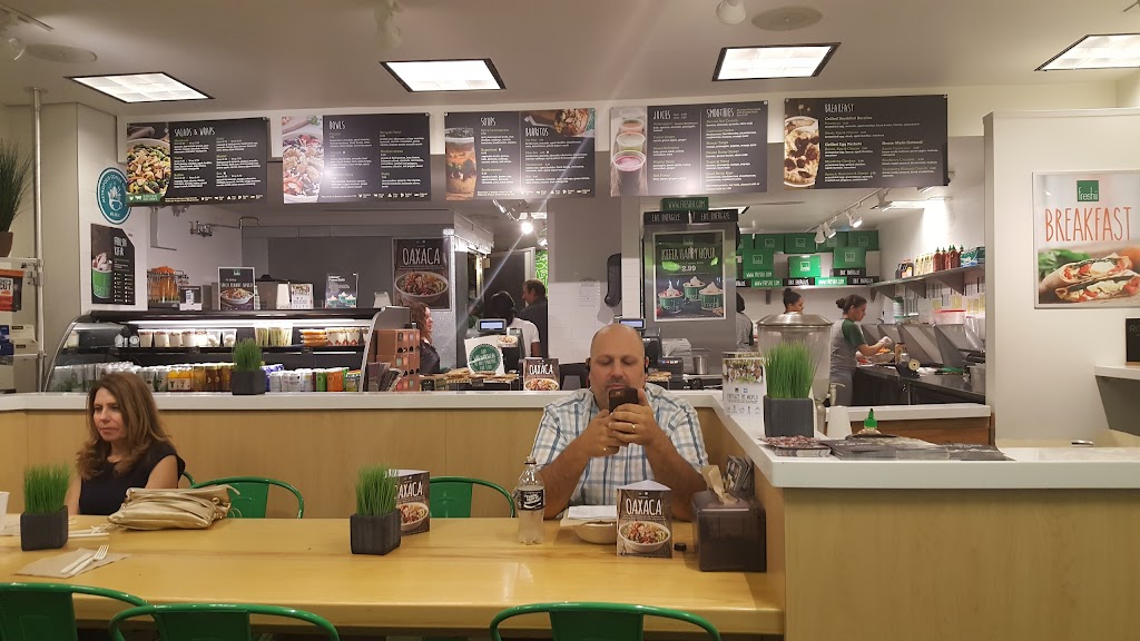 Freshii | restaurant | 200 E Randolph St, Chicago, IL 60601, USA | 3122333399 OR +1 312-233-3399