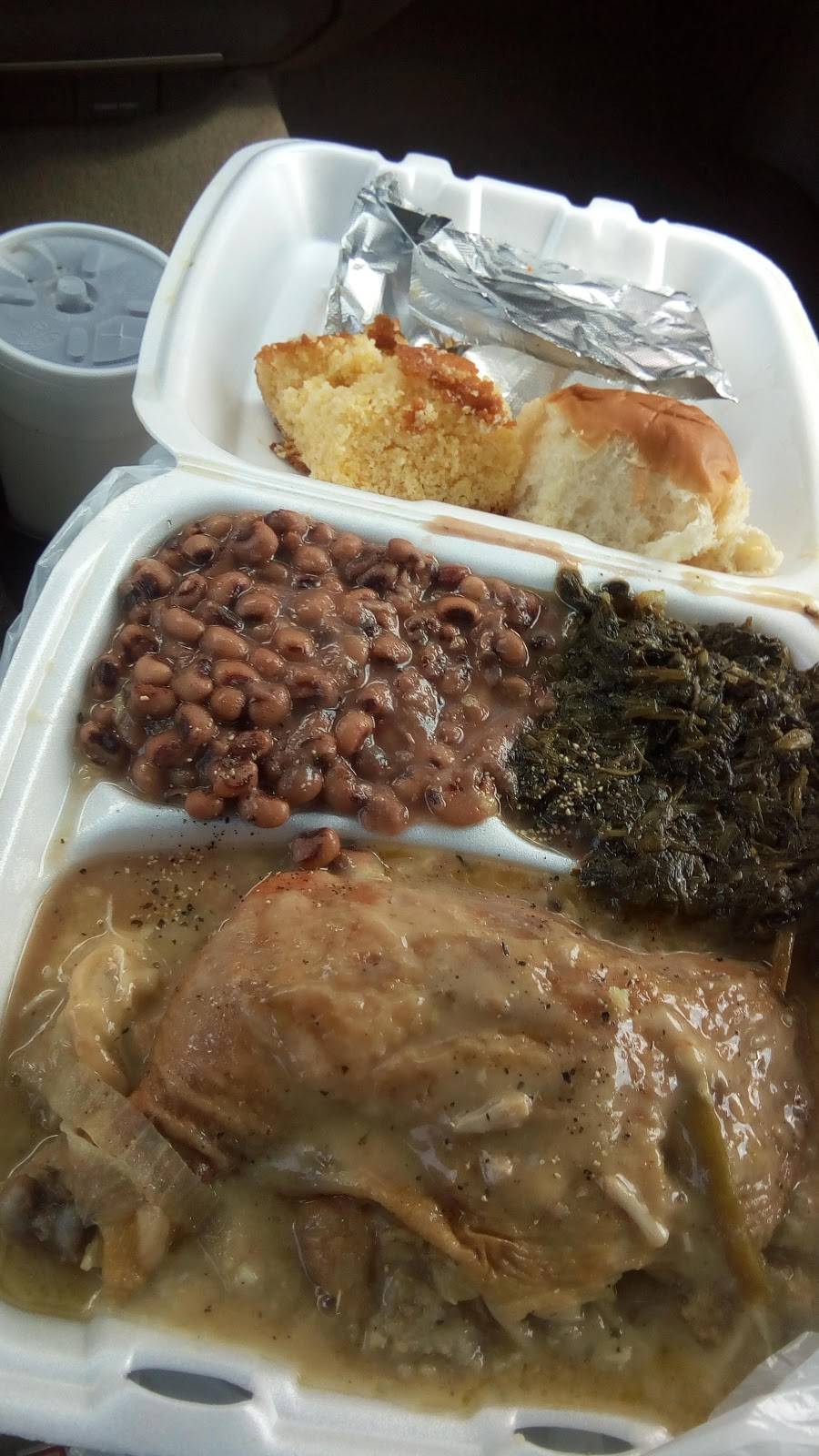 Moms Kitchen | restaurant | 669 S Highland St, Memphis, TN 38111, USA | 9016149606 OR +1 901-614-9606