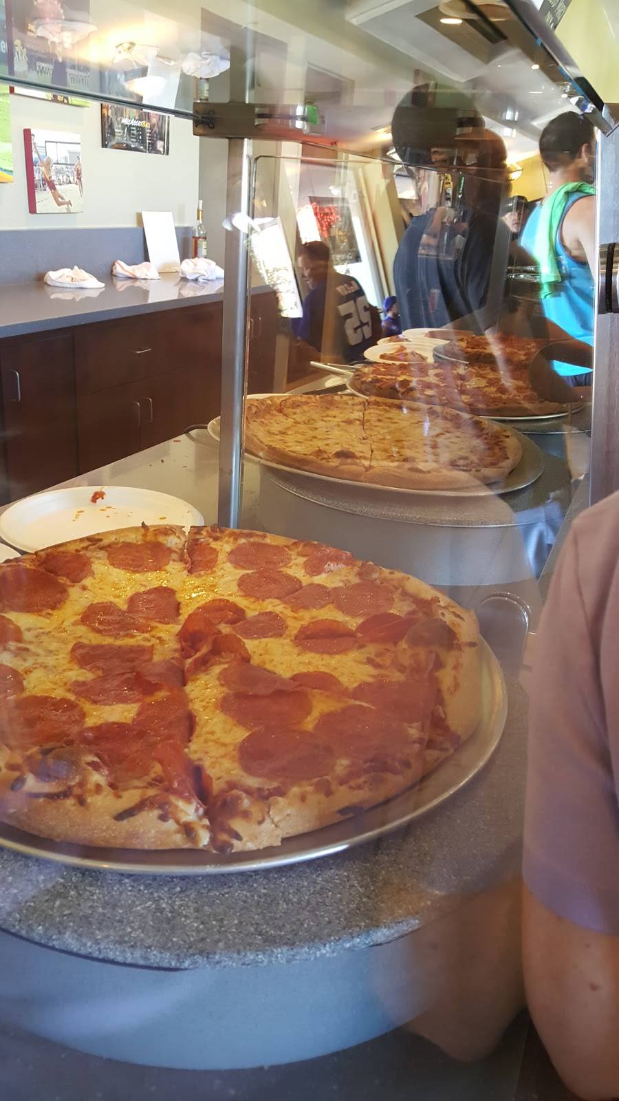 Rosso Oros Pizzeria | restaurant | 3522 S Figueroa St, Los Angeles, CA 90007, USA | 2137432077 OR +1 213-743-2077