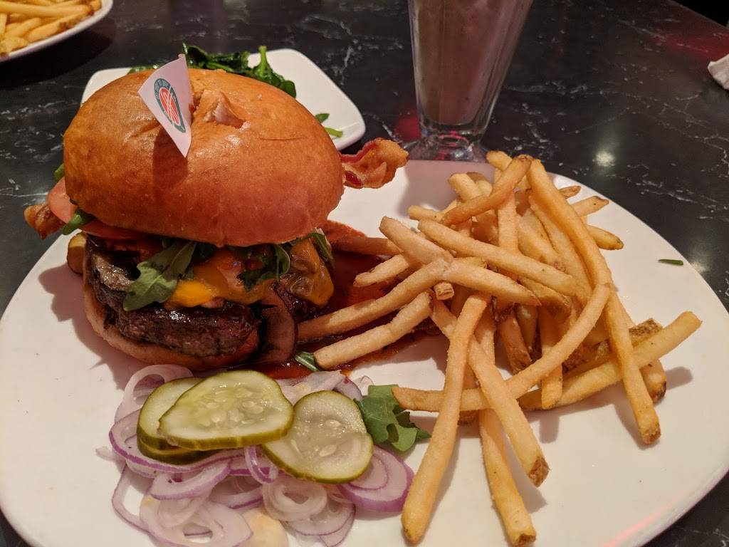 Silver Diner- Reston | restaurant | 11951 Killingsworth Ave, Reston, VA 20194, USA | 7037420801 OR +1 703-742-0801