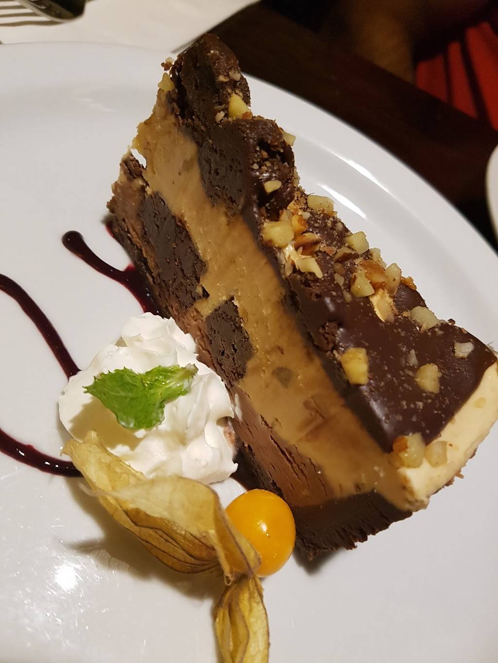 Queens Castle Restobar | restaurant | 570 Longworth Ave, Bowmanville, ON L1C 0H4, Canada | 9056230008 OR +1 905-623-0008