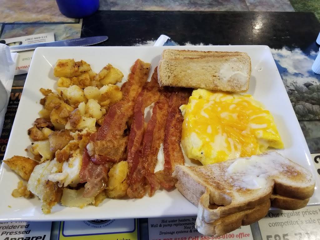 Villager Restaurant & Diner | restaurant | 245 S Main St, Canandaigua, NY 14424, USA | 5853942890 OR +1 585-394-2890