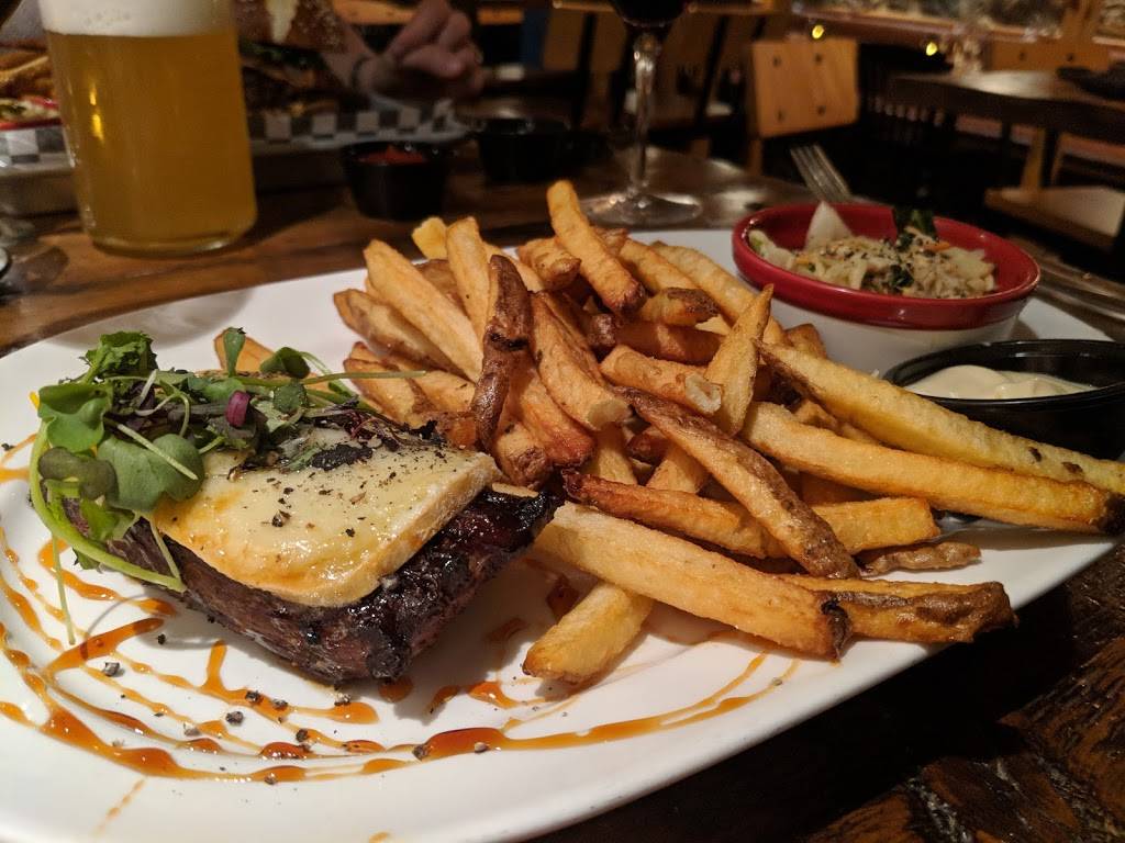 LOurs Caverne Culinaire | restaurant | 200 Rue Sainte-Marie, La Prairie, QC J5R 1G2, Canada | 4506953113 OR +1 450-695-3113