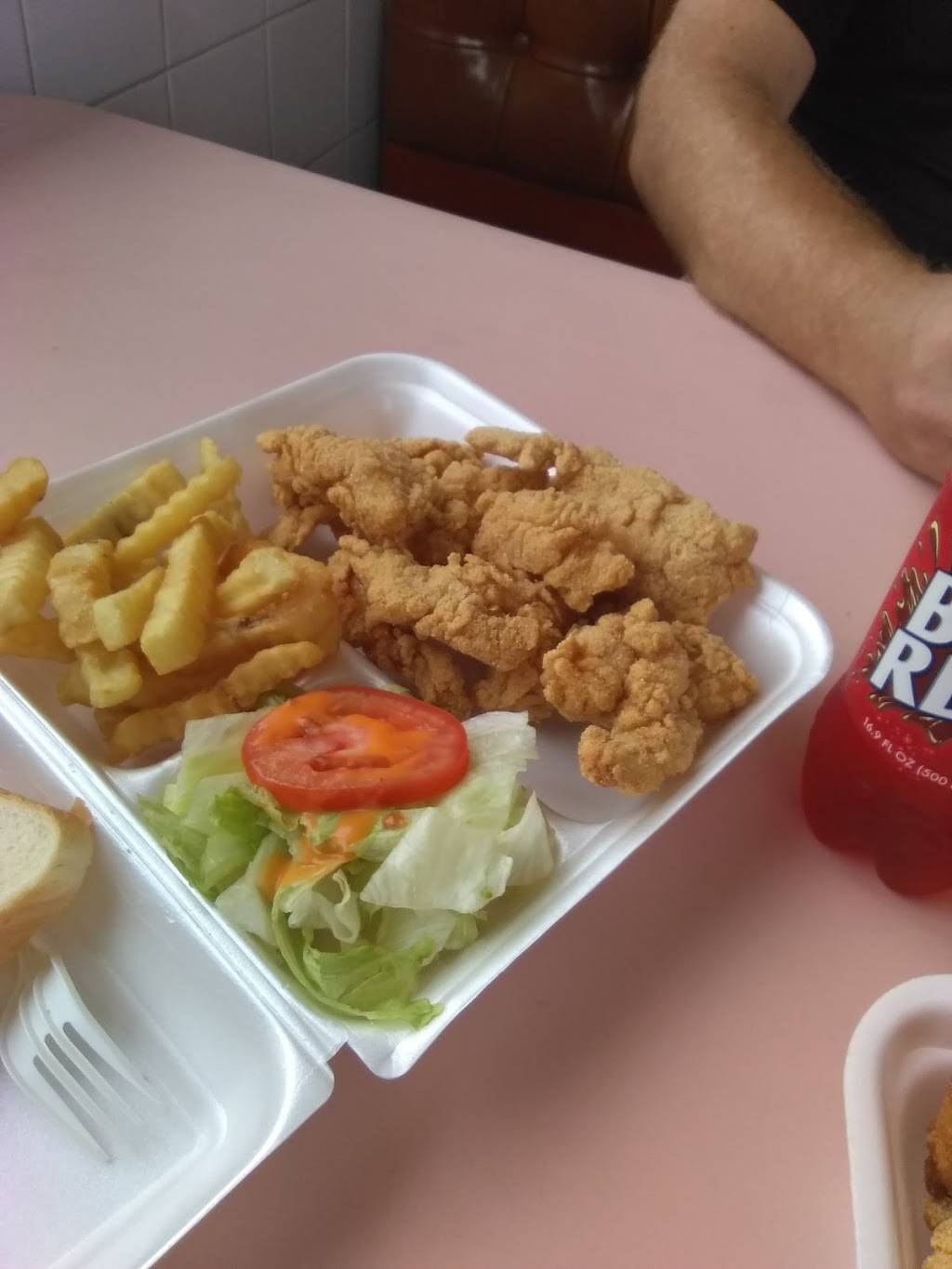 Navy Seafood | restaurant | 7274 Scott St, Houston, TX 77021, USA | 7137474950 OR +1 713-747-4950