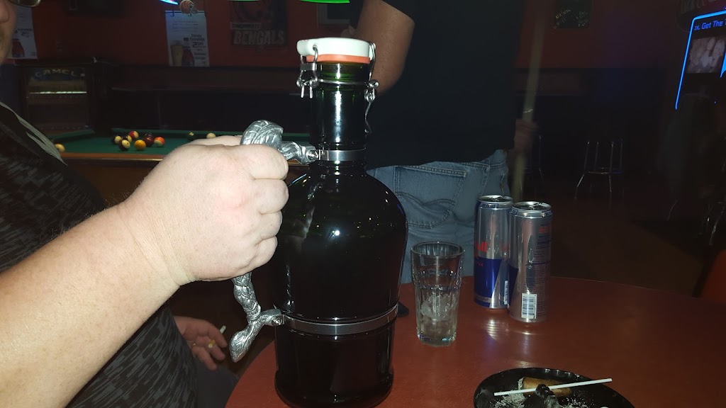 Bennys Bar & Grill | restaurant | 113 N Main St, Batesville, IN 47006, USA | 8129324825 OR +1 812-932-4825