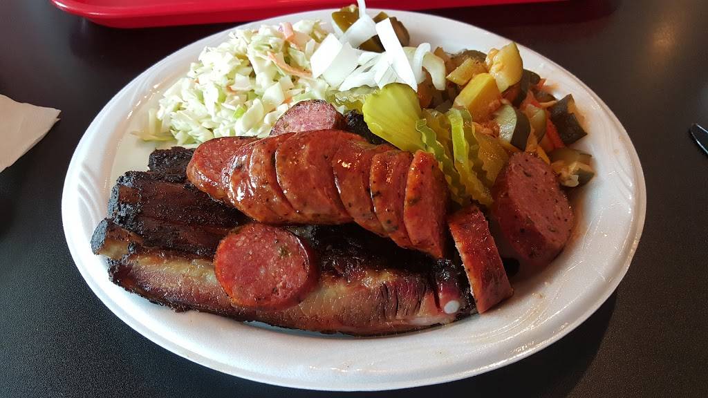 Donns Barbeque & Catering | restaurant | 5568, 2617 S IH 35 Frontage Rd, Austin, TX 78741, USA | 5123826720 OR +1 512-382-6720