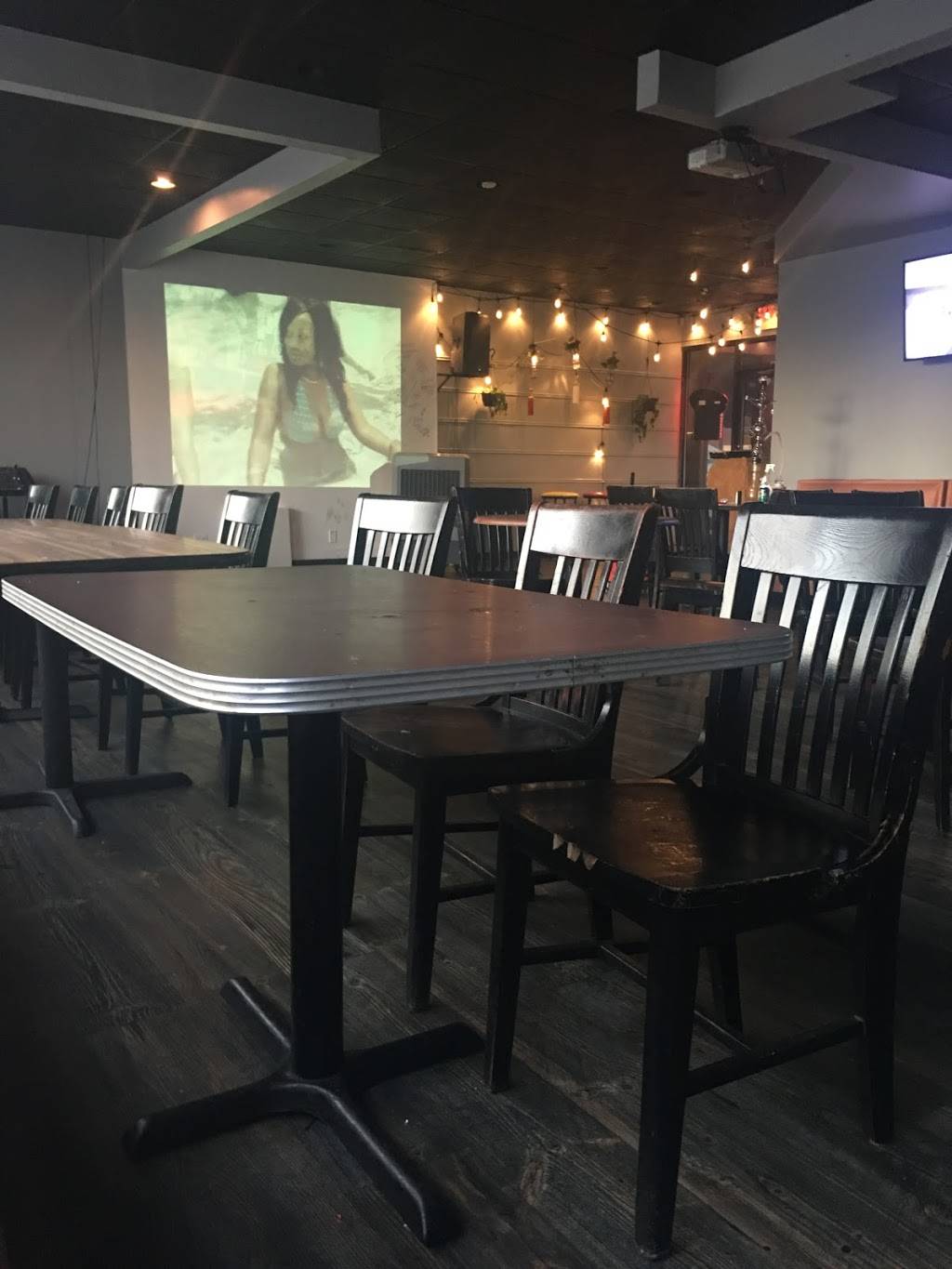 Pluckerz Wing Bar | restaurant | 1602 21st Ave S #3125, Nashville, TN 37212, USA | 6154906860 OR +1 615-490-6860