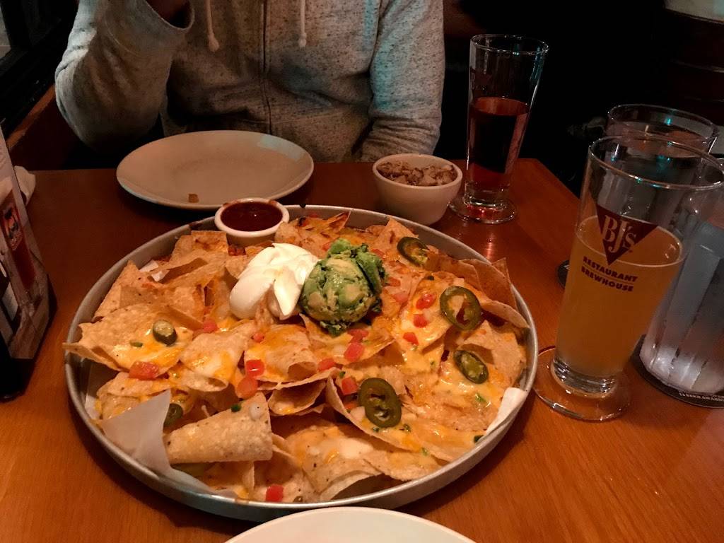 BJs Restaurant & Brewhouse | restaurant | 280 S Coast Hwy, Laguna Beach, CA 92651, USA | 9494943802 OR +1 949-494-3802