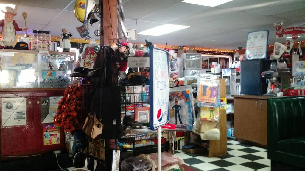 Daryls Dine-In | restaurant | US-40, St Elmo, IL 62458, USA | 6188299727 OR +1 618-829-9727