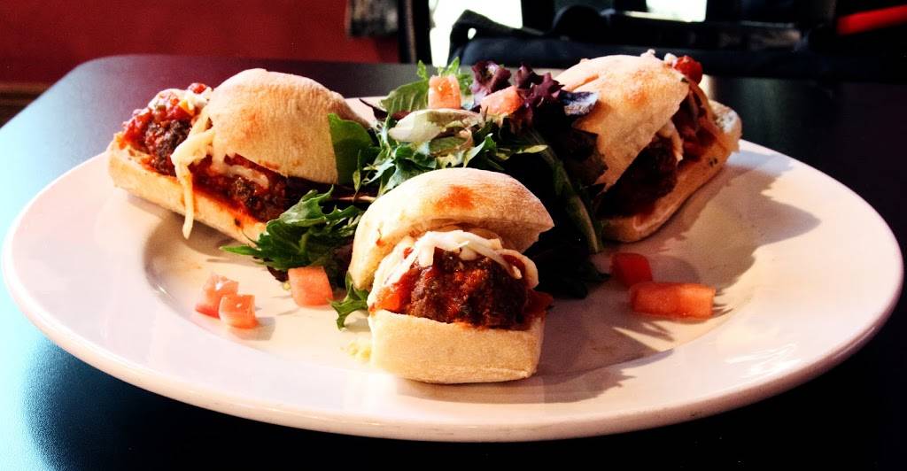 Mackenzies High Park | restaurant | 1982 Bloor St W, Toronto, ON M6P 3K9, Canada | 4167677246 OR +1 416-767-7246