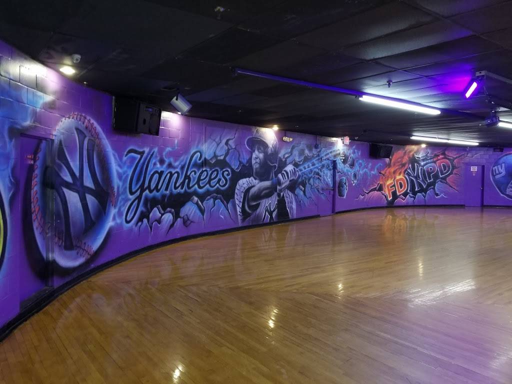 United Skates of America Roller Skating Center | cafe | 1276 Hicksville Rd, Seaford, NY 11783, USA | 5167955474 OR +1 516-795-5474