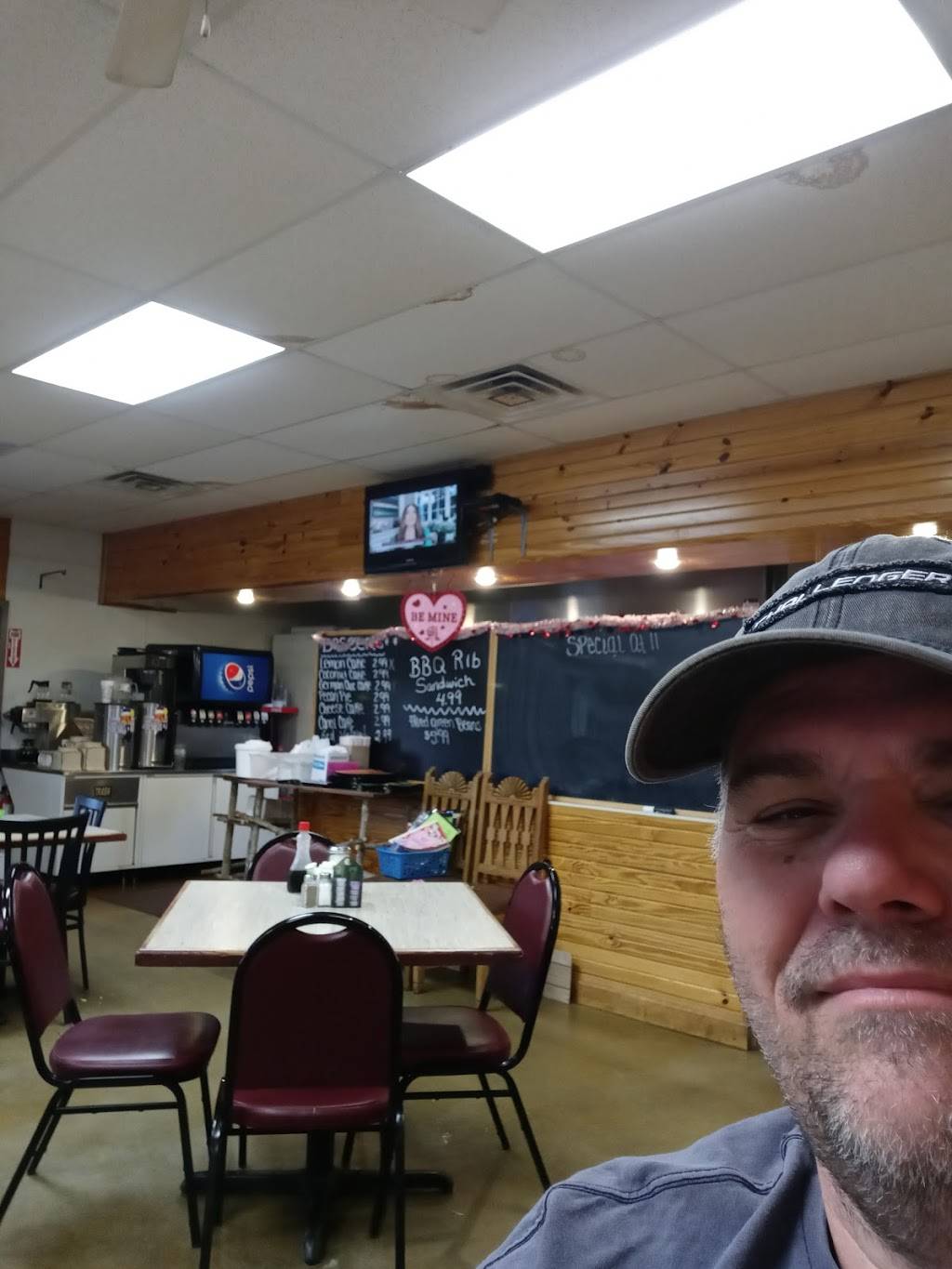 Esha Country Kitchen | restaurant | 14300 US-79, Buchanan, TN 38222, USA | 7316424111 OR +1 731-642-4111