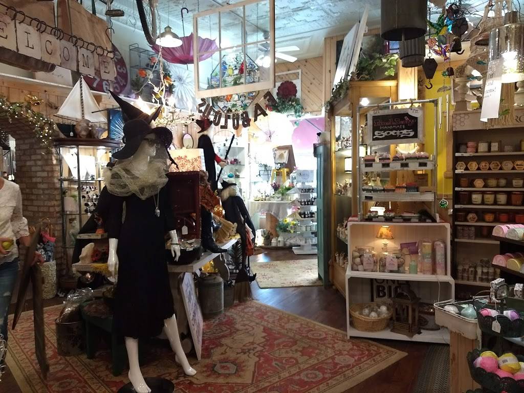 Tricias Treasures & Bistro | cafe | 109 N Lake Ave, Crandon, WI 54520, USA | 7154781161 OR +1 715-478-1161