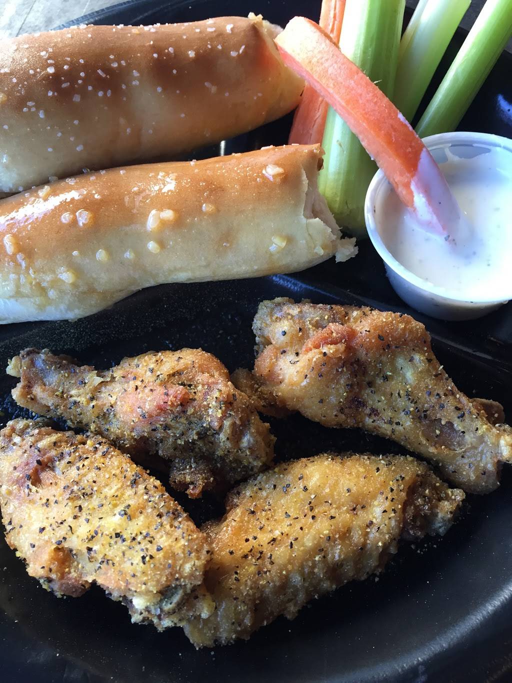 Flip-a-Lo’s | restaurant | 7629 Pineville-Matthews Rd a, Charlotte, NC 28226, USA | 7045408311 OR +1 704-540-8311