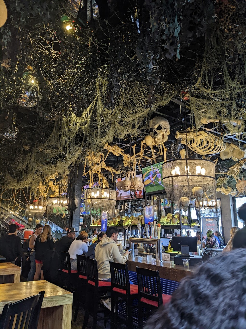 Nightmare on Clark Street | restaurant | 3505 N Clark St, Chicago, IL 60657, USA | 8334663758 OR +1 833-466-3758