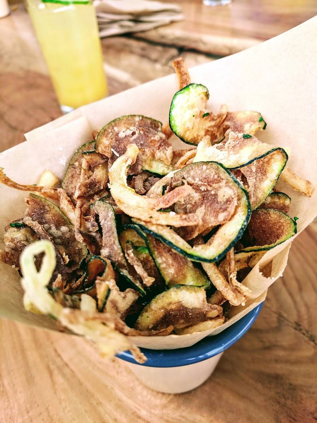 Roam Artisan Burgers | restaurant | 6000 Bollinger Canyon Rd Suite 1101, San Ramon, CA 94583, USA | 9253651427 OR +1 925-365-1427