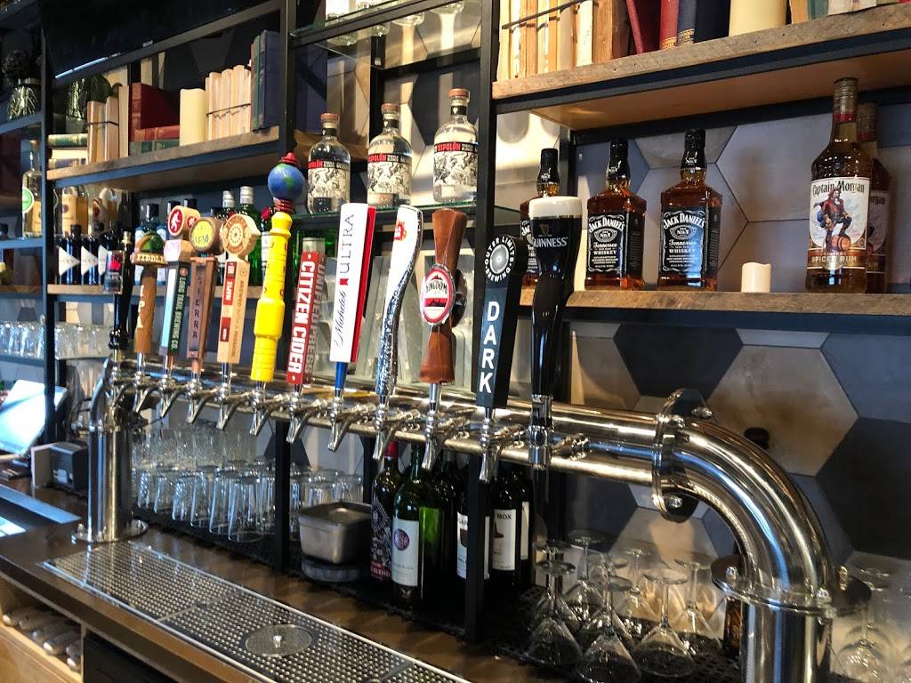 Haigs Restaurant & Sports Bar | restaurant | 4566 Main St, Manchester Center, VT 05255, USA | 8023620123 OR +1 802-362-0123