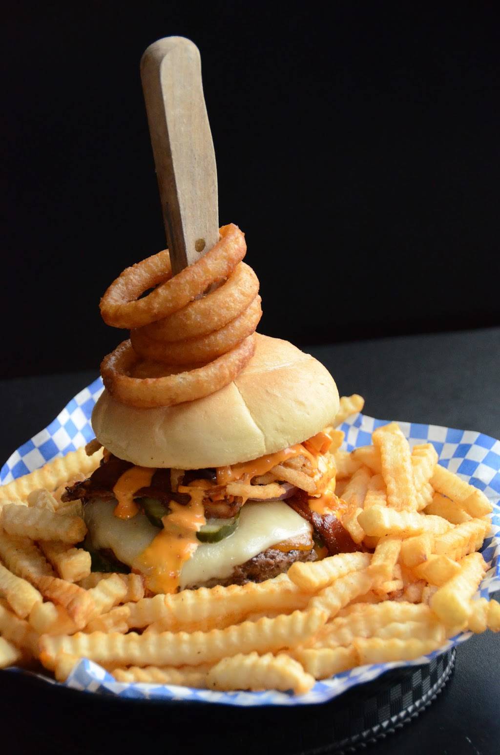 Bushwood Sports Bar & Grill | restaurant | 350 Edgewood Rd NW, Cedar Rapids, IA 52405, USA | 3193907140 OR +1 319-390-7140