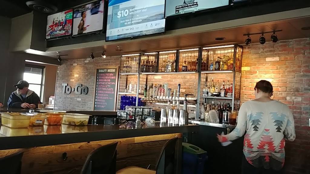 Chilis Grill & Bar | restaurant | 320 Fort Loudoun Medical Center Dr, Lenoir City, TN 37772, USA | 8659884061 OR +1 865-988-4061