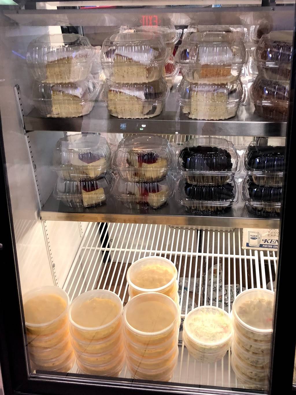 Crown Fried Chicken Lynn | restaurant | 60 Market Square, Lynn, MA 01905, USA | 7817807047 OR +1 781-780-7047