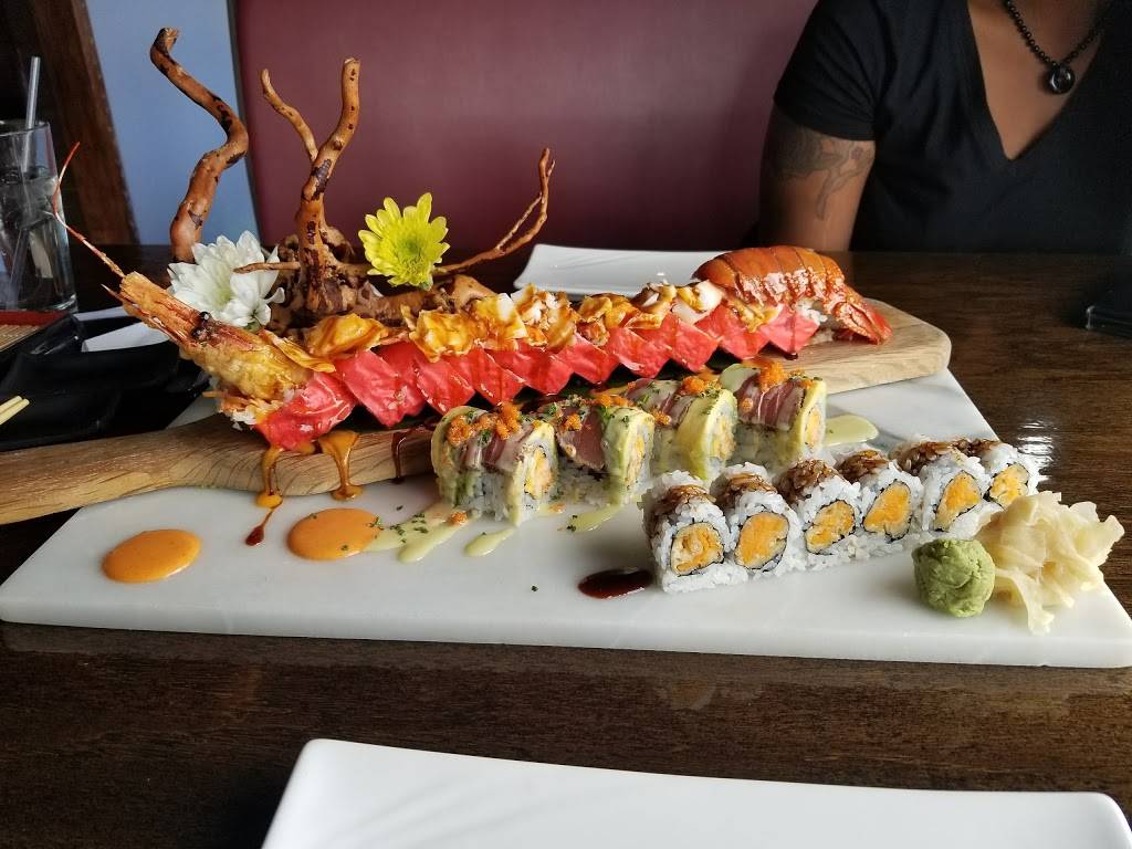 Red Corner Asian Bistro | restaurant | 2423, 780, Lakewood Rd, Waterbury, CT 06704, USA | 2037538889 OR +1 203-753-8889