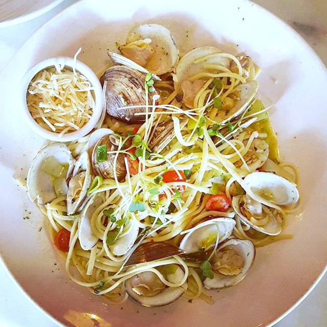 Flahertys Seafood Grill and Oyster Bar | restaurant | 6th Ave , Between Dolores & San Carlos, Carmel-By-The-Sea, CA 93921, USA | 8316251500 OR +1 831-625-1500