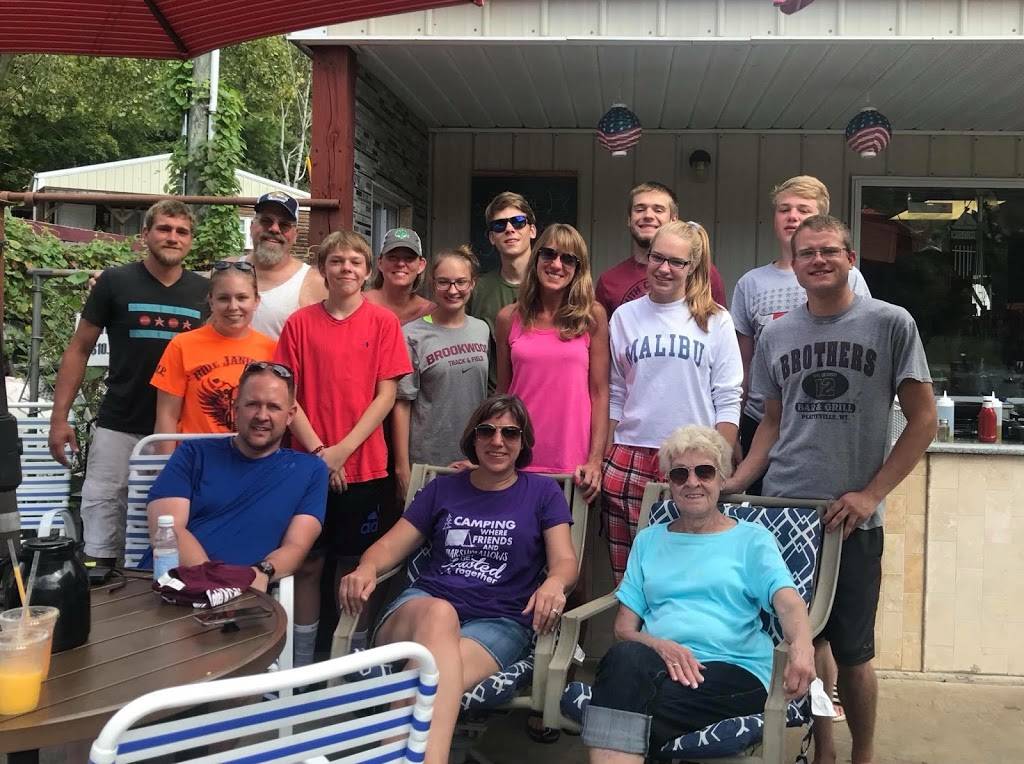 Gregorys Resort Motel & Cabins & Store | restaurant | 1504 N 2070 E Rd, Shelbyville, IL 62565, USA | 2177744313 OR +1 217-774-4313