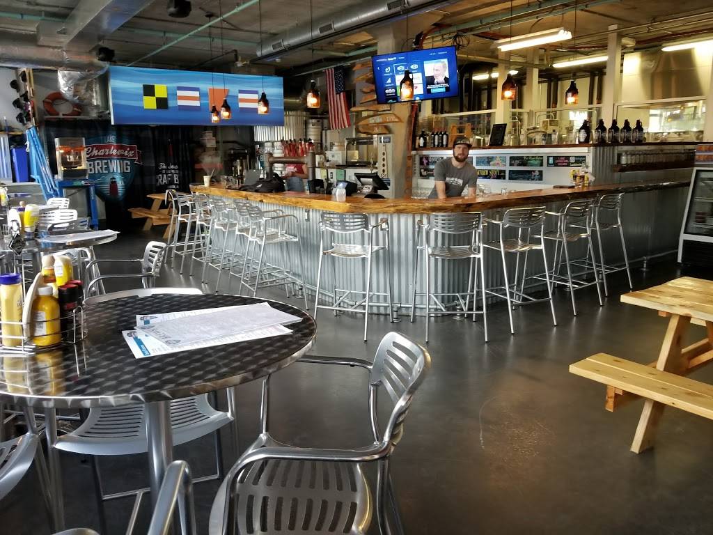 Lake Charlevoix Brewing Co | restaurant | 111 Bridge Park Dr, Charlevoix, MI 49720, USA | 2314373220 OR +1 231-437-3220