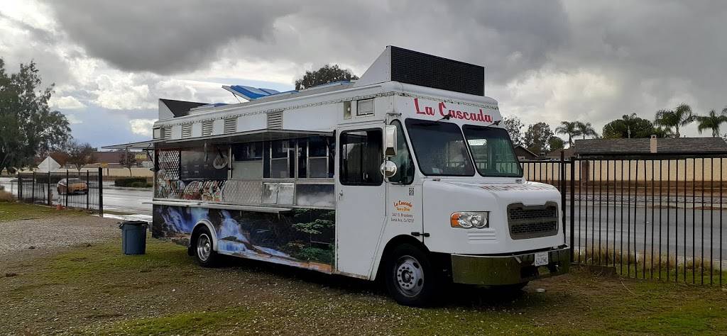 Las Cascadas 03 Tacos & Birria | restaurant | Etiwanda Ave, Mira Loma, CA 91752, USA | 7143507783 OR +1 714-350-7783