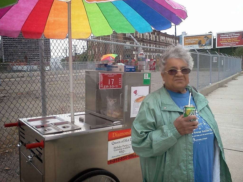 Diamond Dogs | meal takeaway | 1388 Gratiot Ave, Detroit, MI 48207, USA | 3134611125 OR +1 313-461-1125