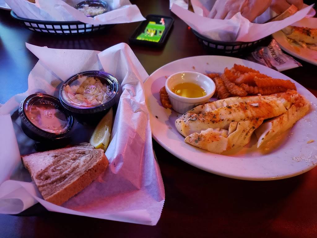 Sportz Pub and Grill | restaurant | N80W13003 W Fond Du Lac Ave, Menomonee Falls, WI 53051, USA | 2622534002 OR +1 262-253-4002