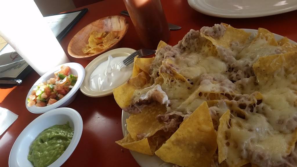 Mundos | restaurant | 4006 Doniphan Dr, El Paso, TX 79922, USA | 9155818233 OR +1 915-581-8233