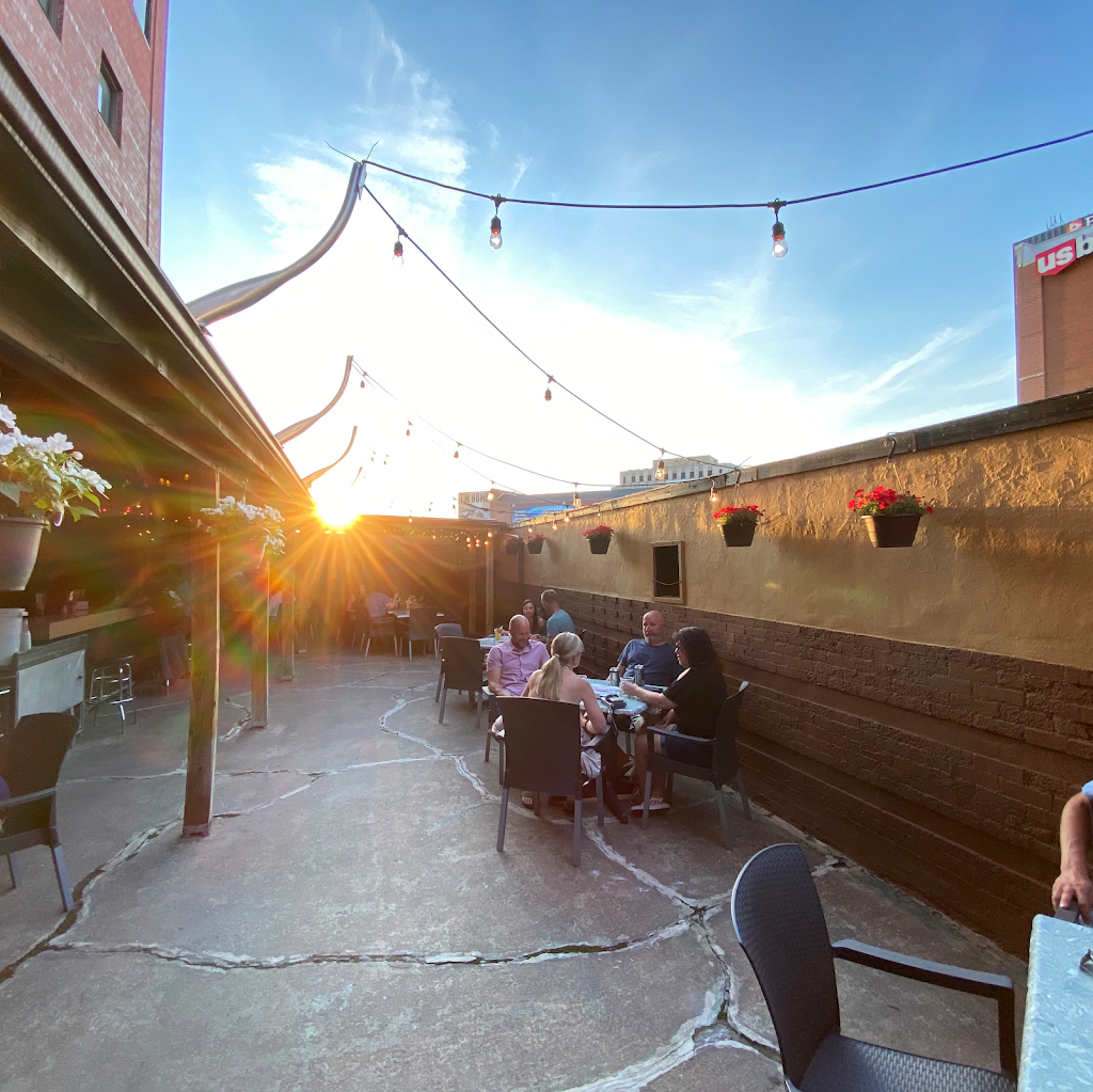 Lockview Restaurant | restaurant | 207 S Main St, Akron, OH 44308, USA | 3302525128 OR +1 330-252-5128