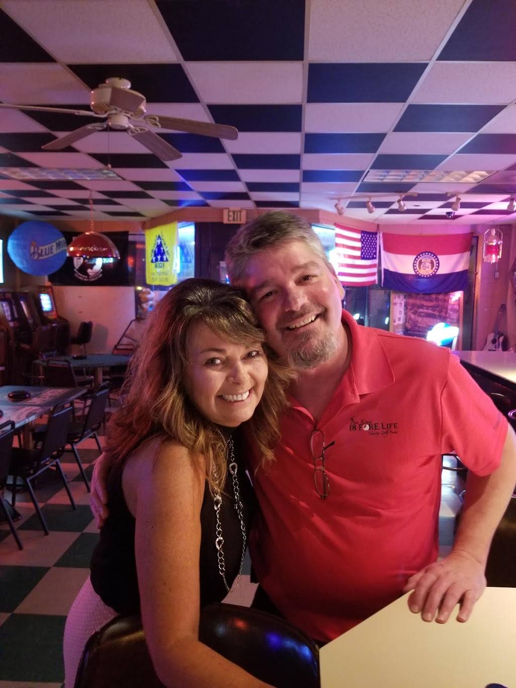 Sonnys Place | restaurant | 17 N Locust St, Dexter, MO 63841, USA | 5734148669 OR +1 573-414-8669