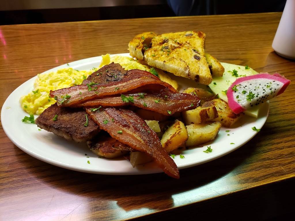 The Regal Diner | restaurant | 5924 Main St, Niagara Falls, ON L2G 5Z8, Canada | 9053518655 OR +1 905-351-8655