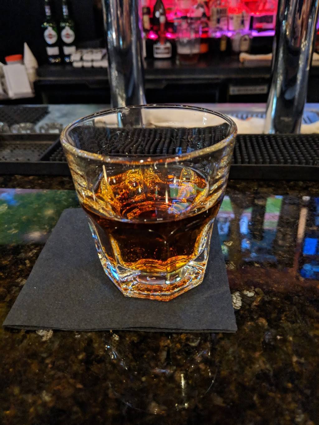 The V Social Eatery & Brew House | restaurant | 44630 Waxpool Rd, Ashburn, VA 20147, USA | 7037236500 OR +1 703-723-6500