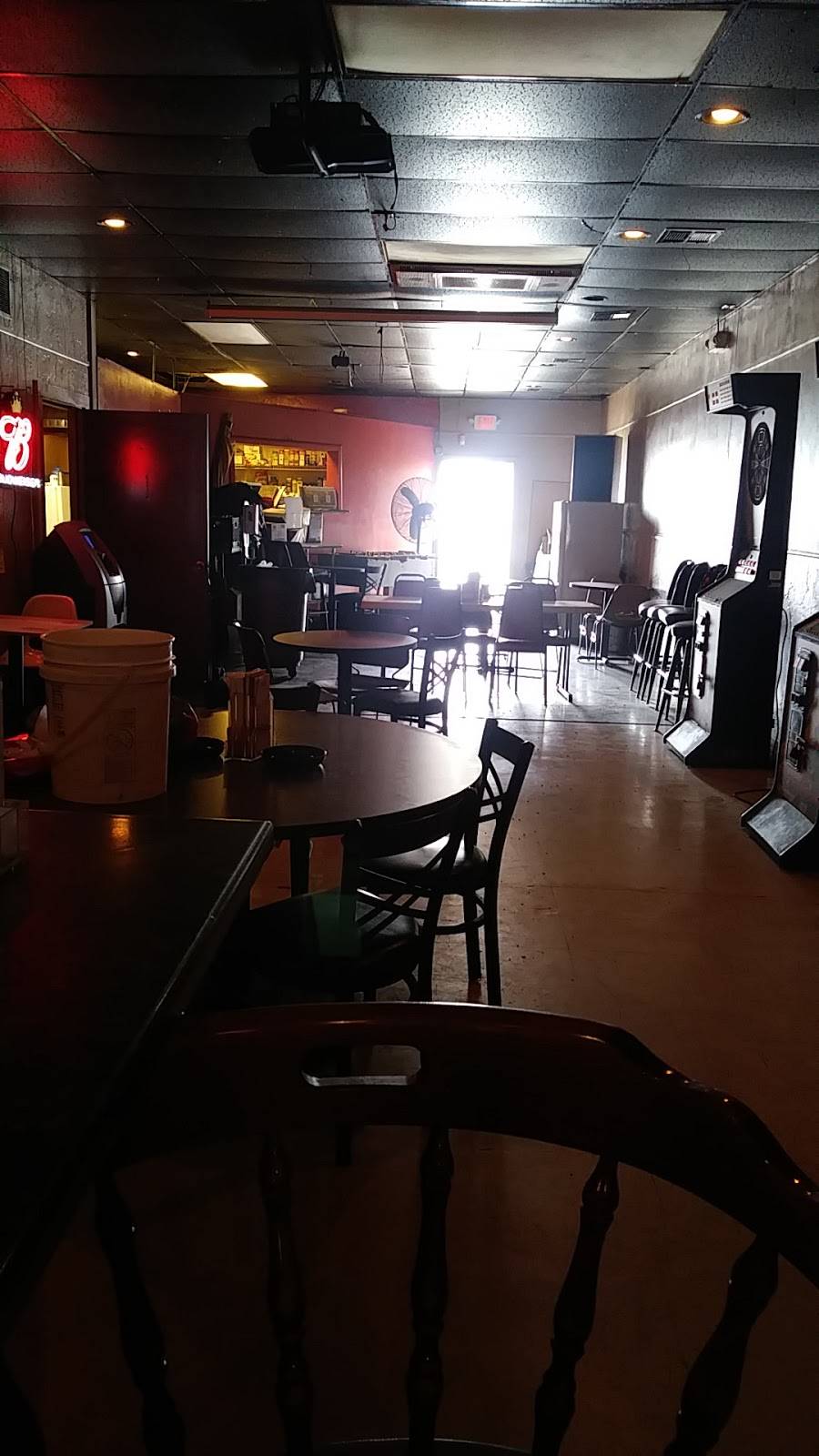 Bricks | restaurant | 409 State St, Augusta, KS 67010, USA | 3167750001 OR +1 316-775-0001