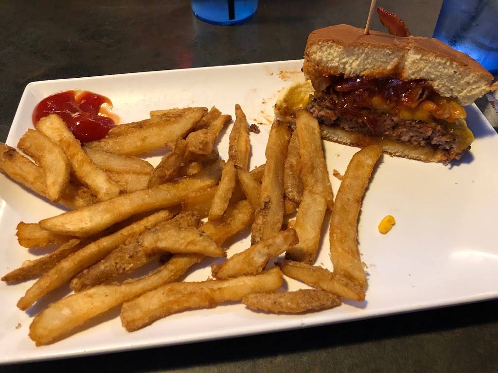 Ziggys Pub & Restaurant | restaurant | 193 Park Ave, Amherst, OH 44001, USA | 4409853663 OR +1 440-985-3663