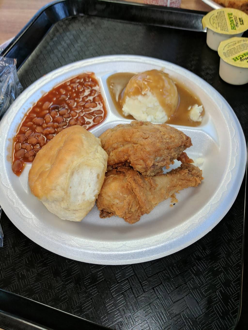 Lees Famous Recipe Chicken | restaurant | 1635 N 21st St, Newark, OH 43055, USA | 7403661424 OR +1 740-366-1424