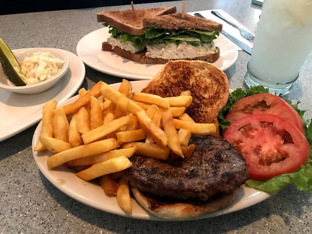 Vickys | restaurant | 805 W 187th St, New York, NY 10040, USA | 2129278458 OR +1 212-927-8458