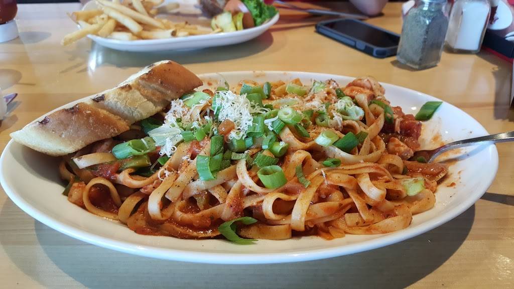 Boston Pizza | restaurant | 100 McQueen Blvd, Fergus, ON N1M 3T8, Canada | 5197876963 OR +1 519-787-6963