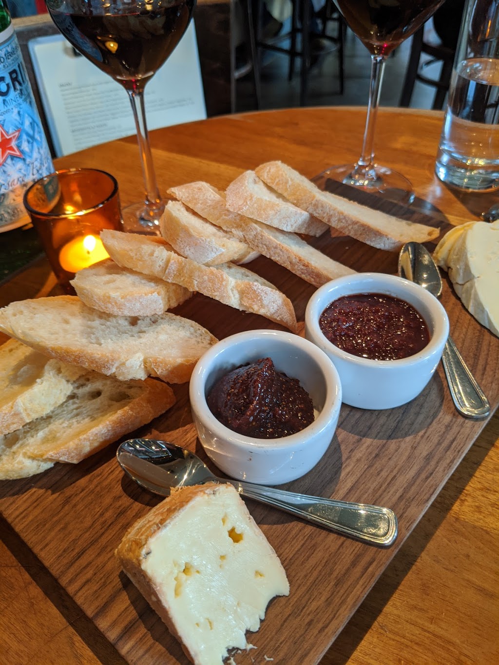 Tria Cafe Wash West | restaurant | 1137 Spruce St, Philadelphia, PA 19107, USA | 2156299200 OR +1 215-629-9200