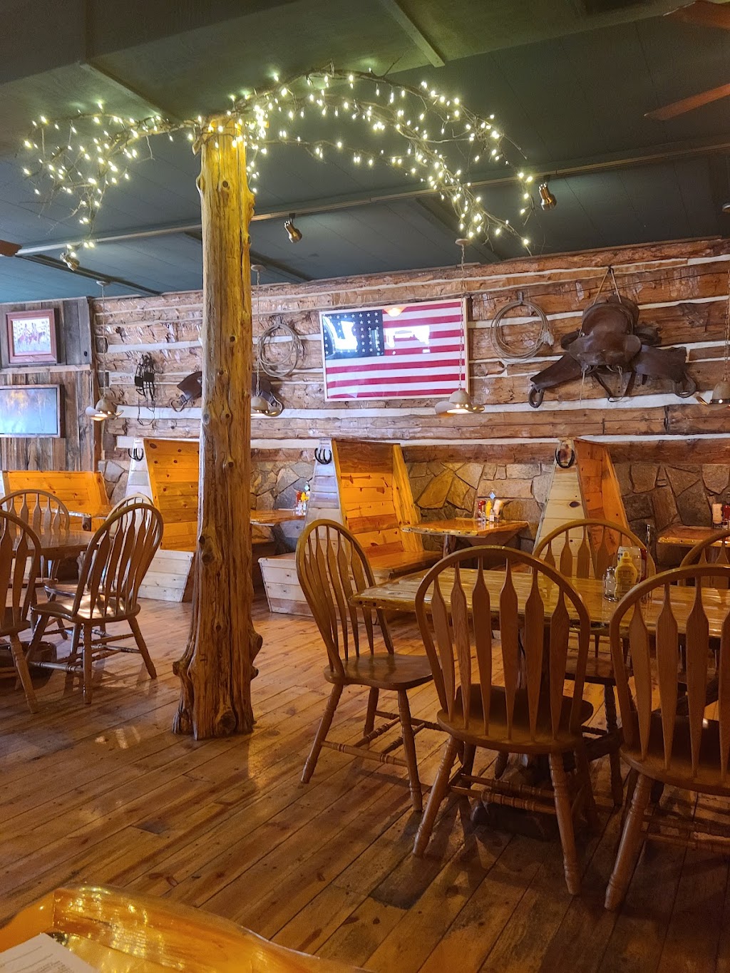 Desperados | restaurant | 301 Main St, Hill City, SD 57745, USA | 6055742959 OR +1 605-574-2959