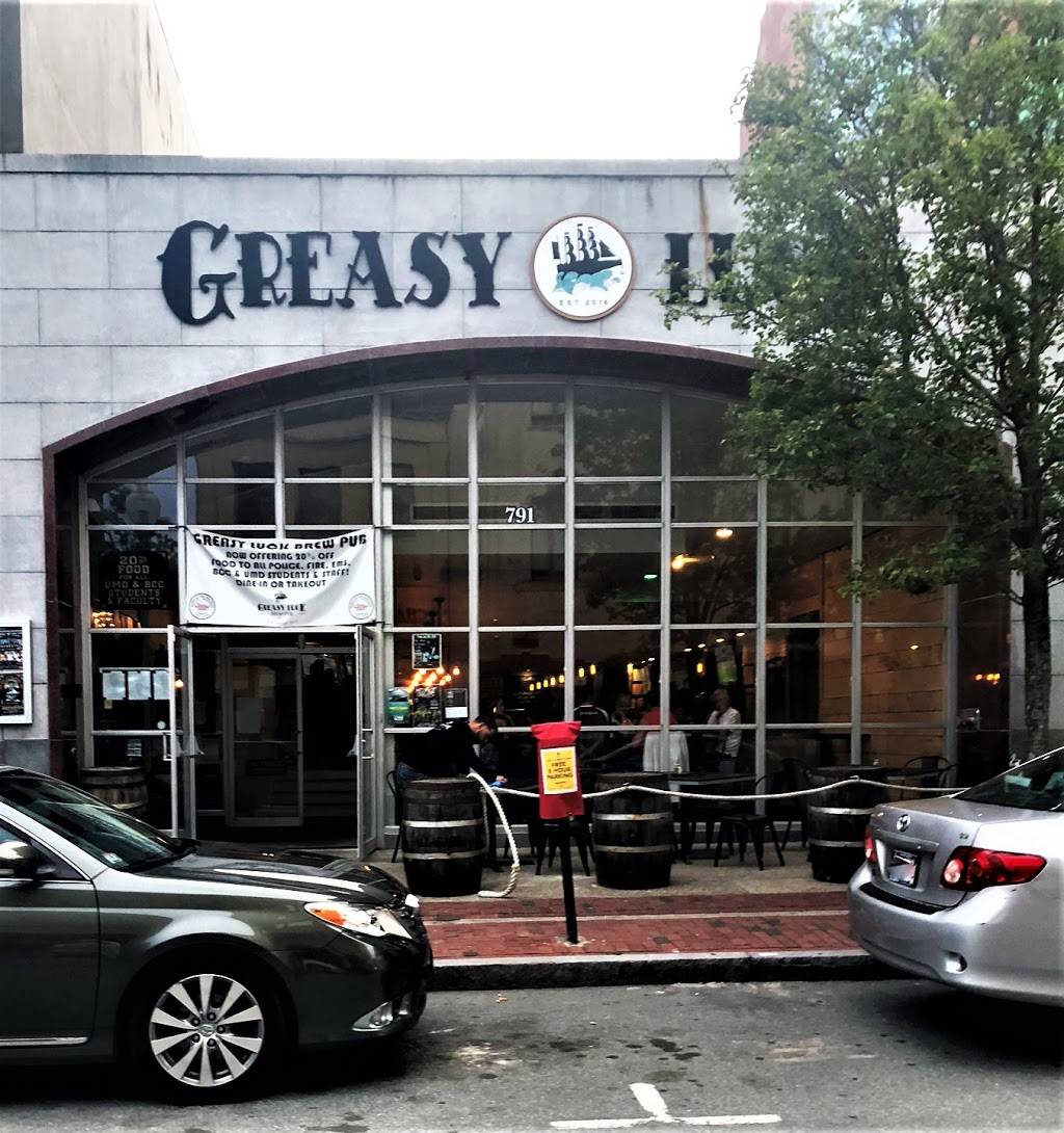 Greasy Luck Pub & Music Hall | restaurant | 791 Purchase St, New Bedford, MA 02740, USA | 7744254600 OR +1 774-425-4600