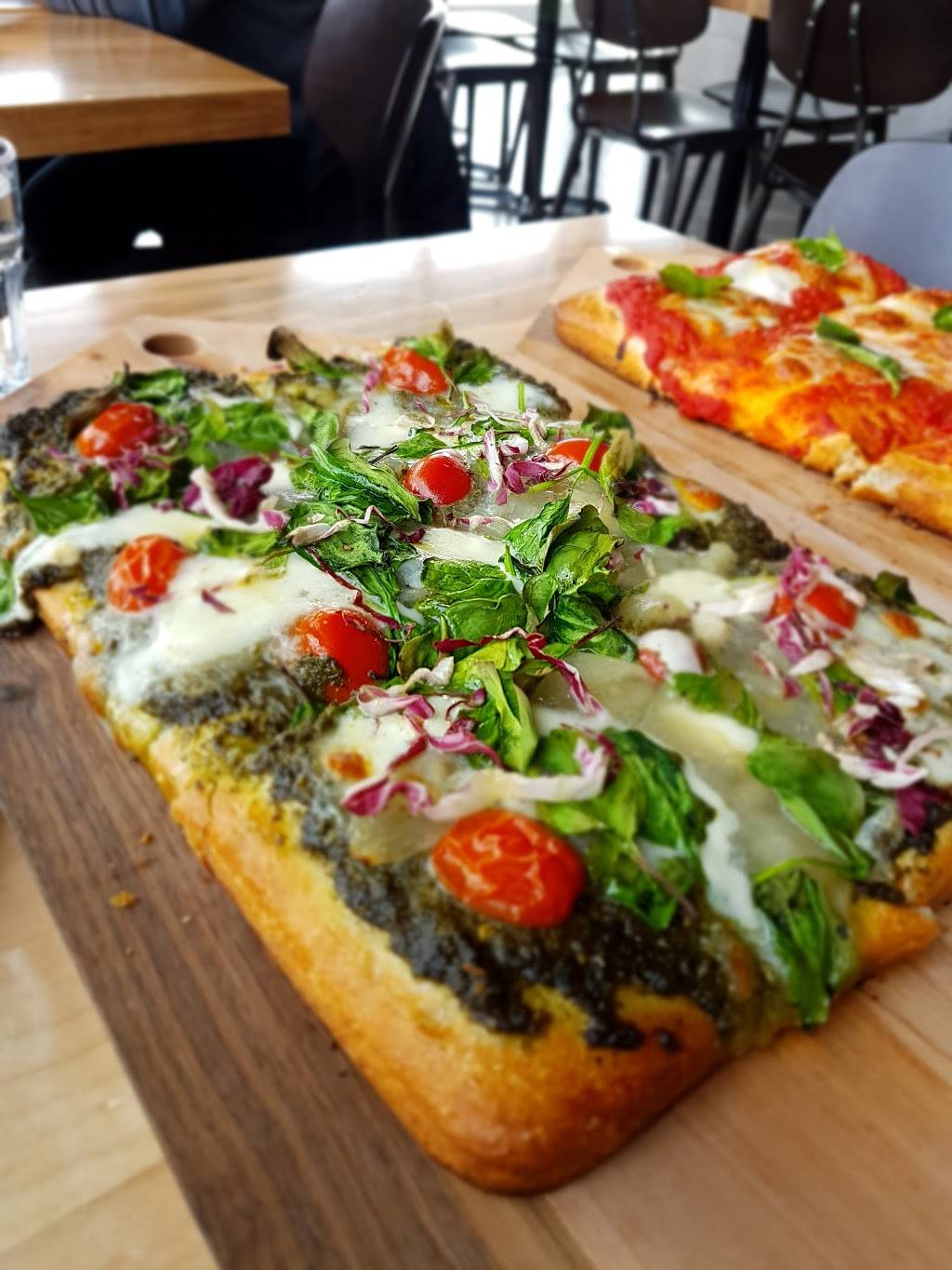 Levetto | restaurant | 15975 Bayview Ave #5, Aurora, ON L4G 0S3, Canada | 6474781011 OR +1 647-478-1011