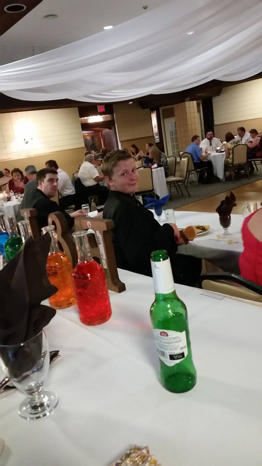 Conestoga Place | restaurant | 110 Manitou Dr, Kitchener, ON N2C 1L3, Canada | 5195781030 OR +1 519-578-1030